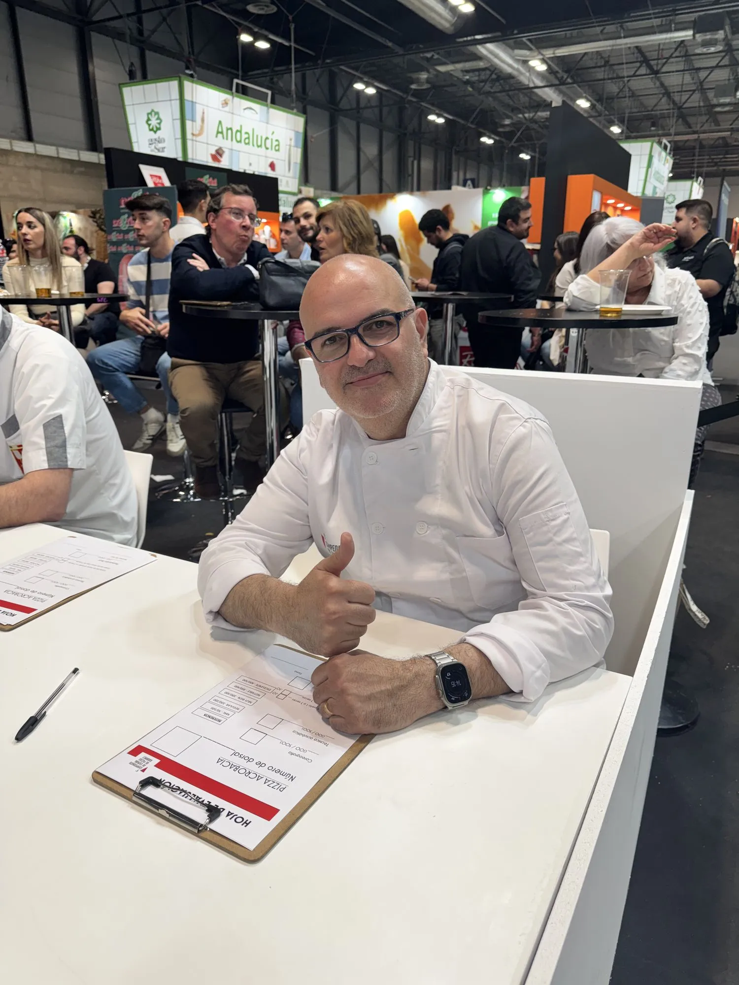 Luiggi, jurado de pizza acrobática en el Campeonato de España de Pizzas Gourmet, IFEMA Madrid, abril 2026
